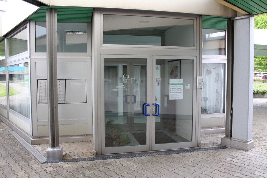 wartezimmer links