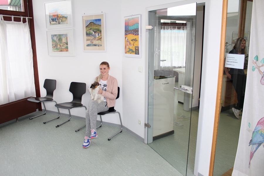 Wartezimmer links